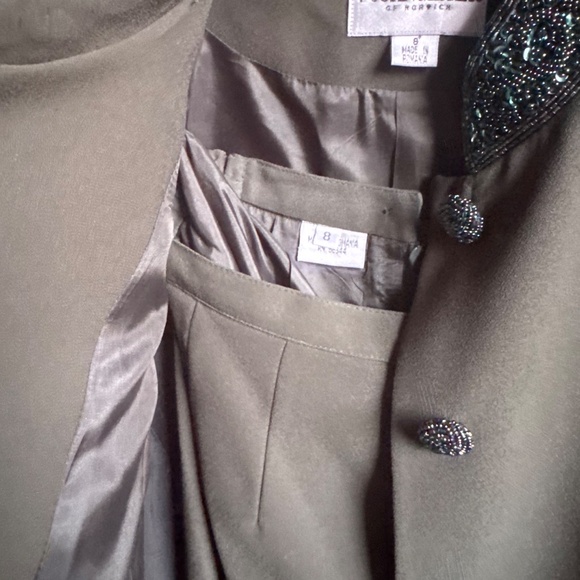 John Meyer Of Norwich Elegant Set of 2Pc Beaded Jacked Skirt Suit  Sz 8 - Picture 14 of 14